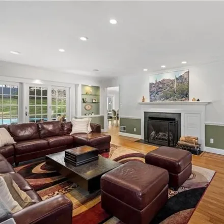 Image 7 - 72 Underhill Road, Village of Scarsdale, NY 10583, USA - House for sale