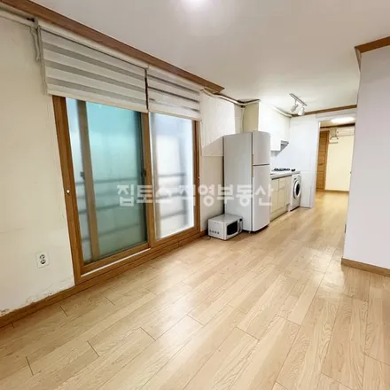 Rent this 2 bed apartment on 서울특별시 관악구 봉천동 1613-5