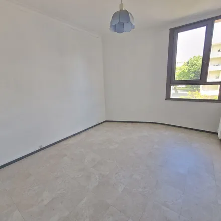 Rent this 5 bed apartment on 24 Avenue John Fitzgerald Kennedy in 26200 Montélimar, France