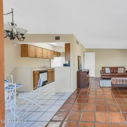 Image 3 - West Yaqui Drive, Pima County, AZ 85704, USA - House for sale