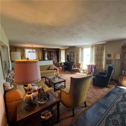 Image 4 - Westwood Golf Club, 825 Commonwealth Avenue, Homeville, West Mifflin, PA 15122, USA - House for sale