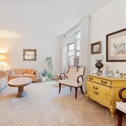 Image 5 - 2531 East 7th Street, New York, NY 11235, USA - Condo for sale