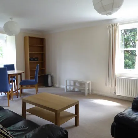 Rent this 2 bed apartment on 20-35 Southern Hill in Reading, RG1 5ES