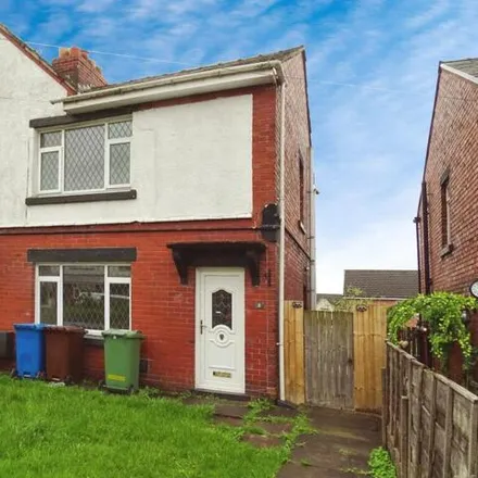 Rent this 3 bed duplex on 9 The Avenue in Wigan, WN6 8JX