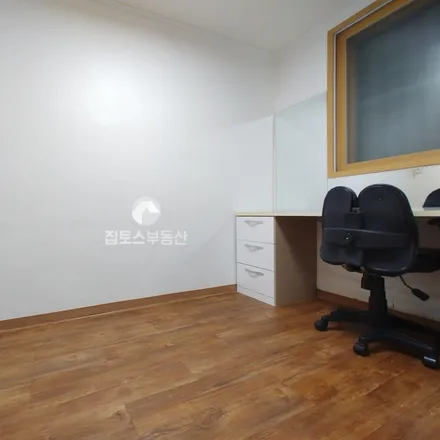 Rent this studio apartment on 서울특별시 관악구 봉천동 900-24