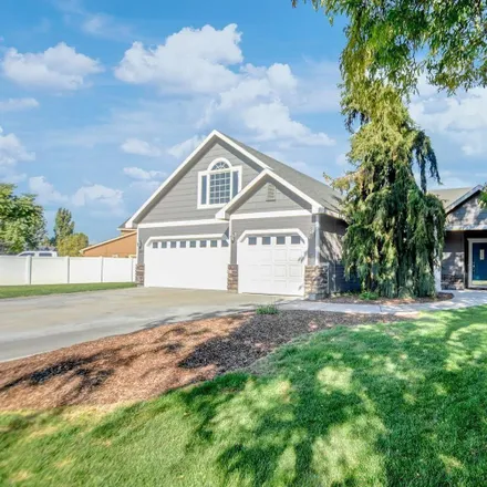 Image 2 - 2220 South Preakness Way, Nampa, ID 83686, USA - House for sale
