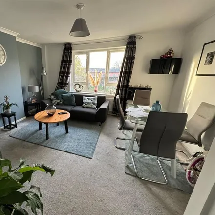 Rent this 2 bed apartment on Sark House in Clifton Road, London