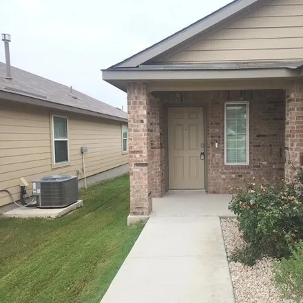 Image 1 - 405 Middle Green Loop, Floresville, Texas, 78114 - House for rent