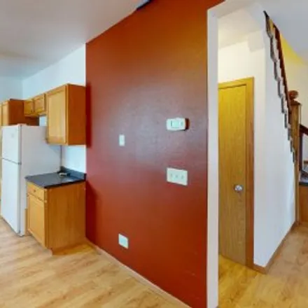 Buy this 3 bed apartment on 718 Kilbourn Avenue