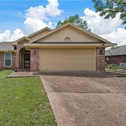 Buy this 3 bed house on 723 Rolling Hills Drive in Hewitt, TX 76643