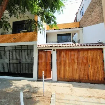 Buy this 5 bed house on Institución educativa inicial Maria Auxiliadora in Fray Padre Urraca, Los Olivos