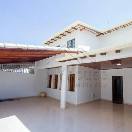 Buy this 4 bed house on QSB 16 in Taguatinga - Federal District, 72015-610
