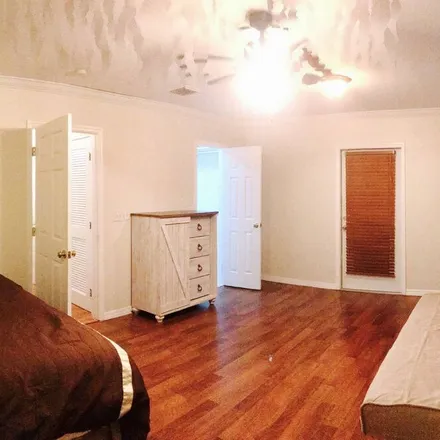 Rent this 1 bed house on Davie