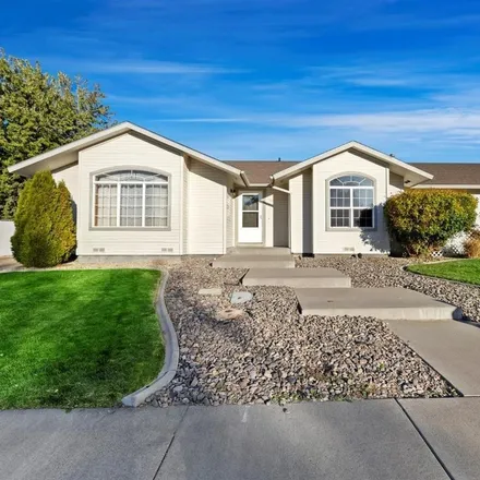 Buy this 3 bed house on 804 North 14th East Street in Mountain Home, ID 83647