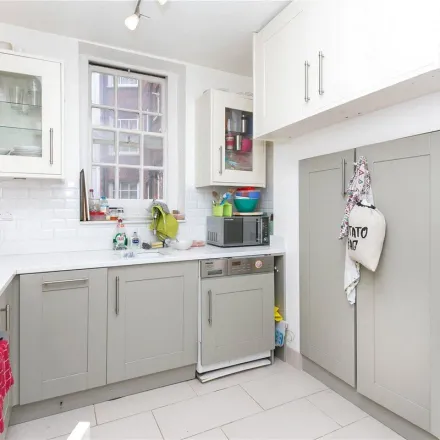Rent this 3 bed apartment on Bronwen Court in Grove End Road, London