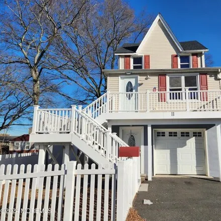 Buy this 3 bed house on 15 Collins Street in Keansburg, NJ 07734