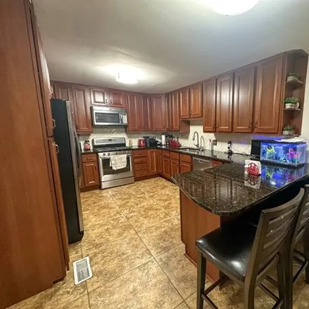Image 4 - 1349 Lincoln Court, Monmouth, IL 61462, USA - House for sale