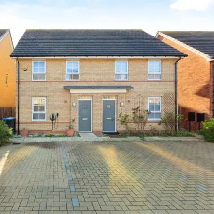 Rent this 3 bed duplex on Cornelius Crescent in Wolverton, MK11 4BZ