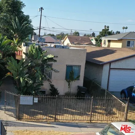 Image 1 - 1135 East 67th Street, Los Angeles, CA 90001, USA - Townhouse for sale