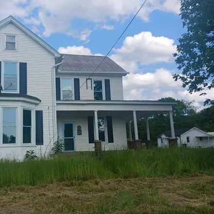 Buy this 4 bed house on 205 Joe Street in Waverly, TN 37185