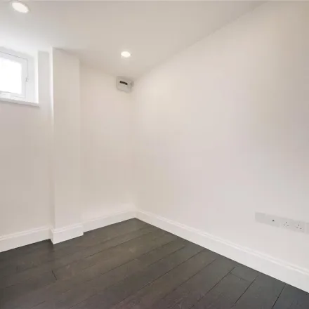 Image 4 - Imperial Towers, 17 Netherhall Gardens, London, NW3 5TH, United Kingdom - Apartment for rent