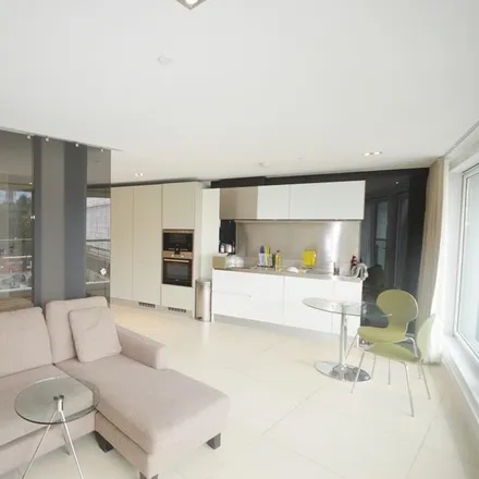 Rent this studio apartment on The Bezier Apartments in 91 City Road, London