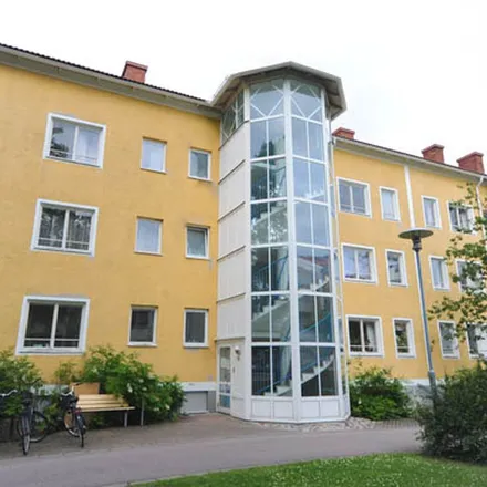 Rent this 2 bed apartment on Väpnaregatan 1B in 393 50 Kalmar, Sweden