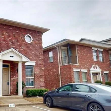 Buy this 3 bed condo on Gateway Shopping Center in 1505 University Drive East, College Station