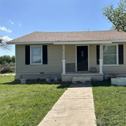 Buy this 3 bed house on 299 South 10th Street in Comanche, TX 76442