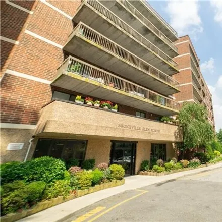 Image 2 - 1374 Midland Avenue, Gunther Park, City of Yonkers, NY 10708, USA - Condo for sale