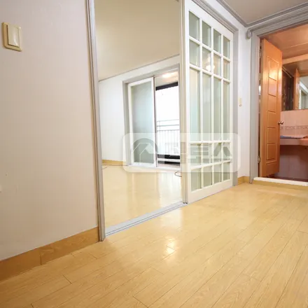 Rent this studio apartment on 서울특별시 강남구 논현동 37-15