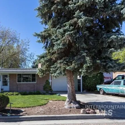 Buy this 3 bed house on 1263 East Dewey Avenue in Nampa, ID 83686
