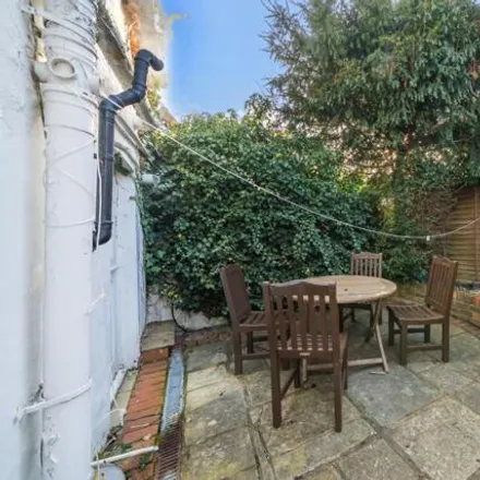 Image 5 - Church Square, Church Road, Lower Halliford, TW17 9JX, United Kingdom - Duplex for sale