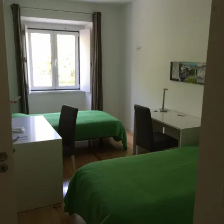 Rent this 3 bed room on Ciclovia Avenida Rovisco Pais 8 in 1000-268 Lisbon, Portugal