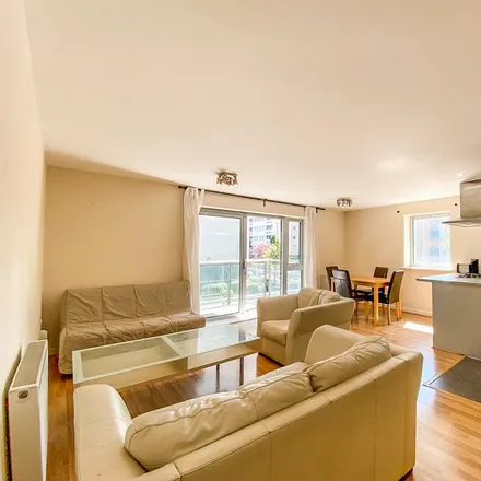 Rent this 3 bed apartment on Ellison Apartments in Merchant Street, London