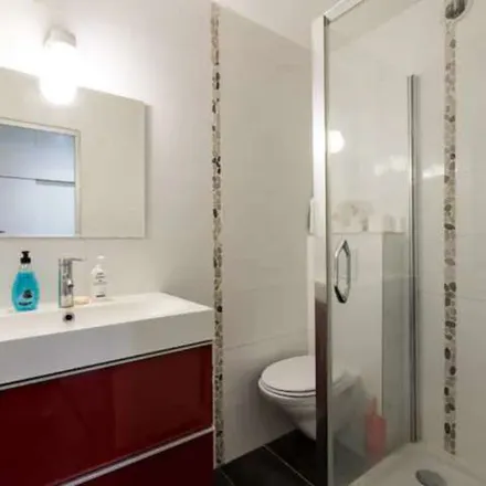 Rent this 1 bed apartment on Rue Blanche - Blanchestraat 27 in Saint-Gilles - Sint-Gillis, Belgium