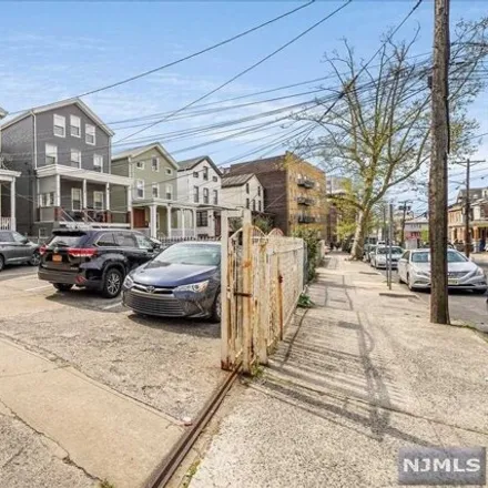Buy this 12 bed house on 180 Summit Avenue in Jersey City, NJ 07304