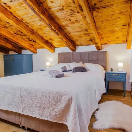 Rent this 5 bed house on Gornji Proložac in Split-Dalmatia County, Croatia