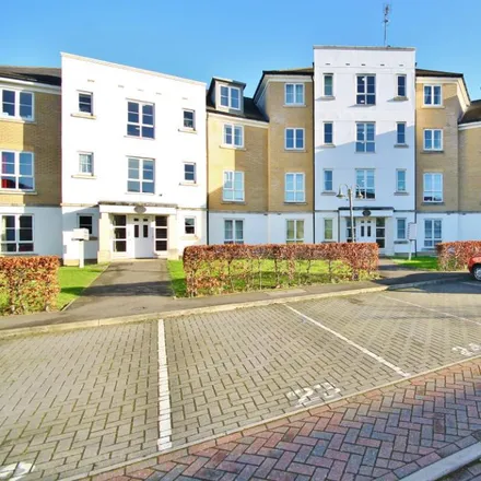 Rent this 2 bed apartment on Redding Way in Knaphill, GU21 2UB