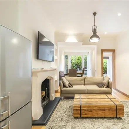 Image 2 - St. Lukes Road, Camden, Great London, W11 - Apartment for sale