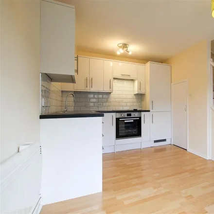 Image 2 - 13 Kerridge Close, Cambridge, CB1 2QW, United Kingdom - Townhouse for rent