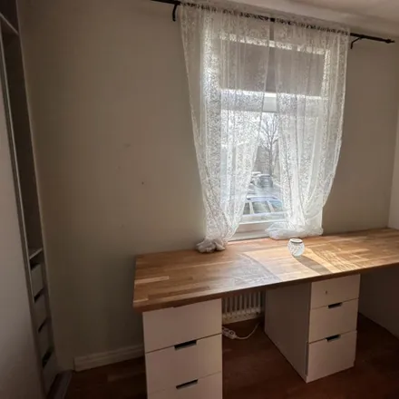 Rent this 3 bed apartment on Siggebovägen in 181 33 Lidingö, Sweden
