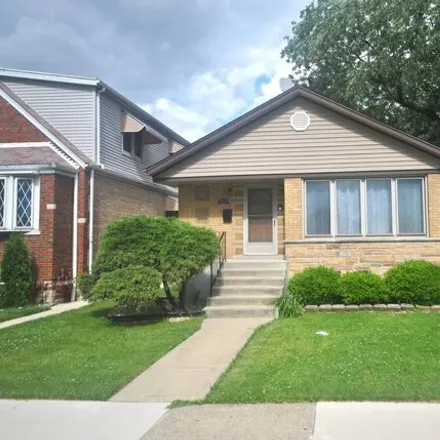Buy this 3 bed house on 5159 South Kenneth Avenue in Chicago, IL 60629