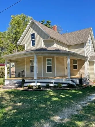 Rent this 3 bed house on 415 North Maple Street in Hico, Siloam Springs