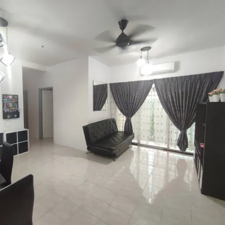 Rent this 3 bed apartment on Jalan 7/1 in Bandar Tasik Puteri, 45620 Selayang Municipal Council