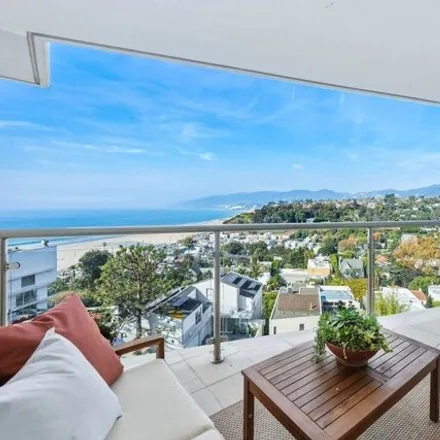Rent this 3 bed condo on Ocean Place in Santa Monica, CA 90402