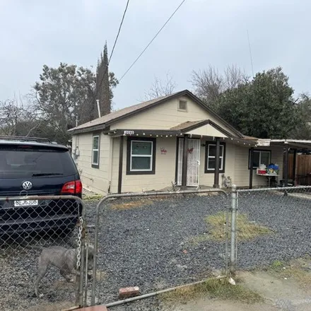 Buy this 2 bed house on 2204 West Alpine Avenue in Tulare County, CA 93274