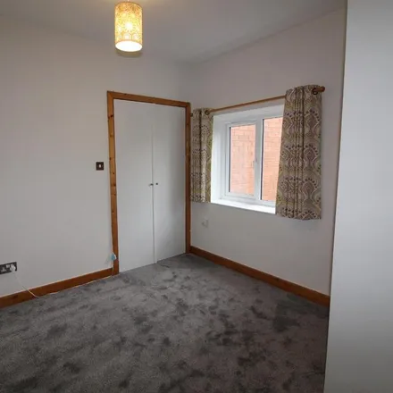 Image 7 - The Towers, Leeds, LS12 3SQ, United Kingdom - House for rent