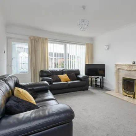 Image 3 - Forest Drive, Lytham St Annes, FY8 4PY, United Kingdom - House for sale