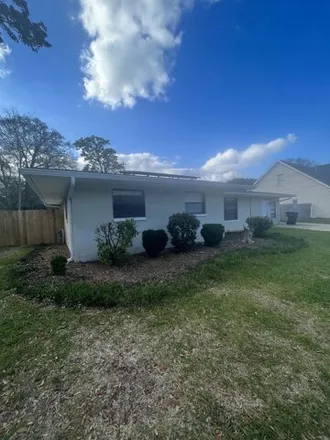 Rent this 3 bed house on 110 Ferry Road Northeast in Fort Walton Beach, FL 32548